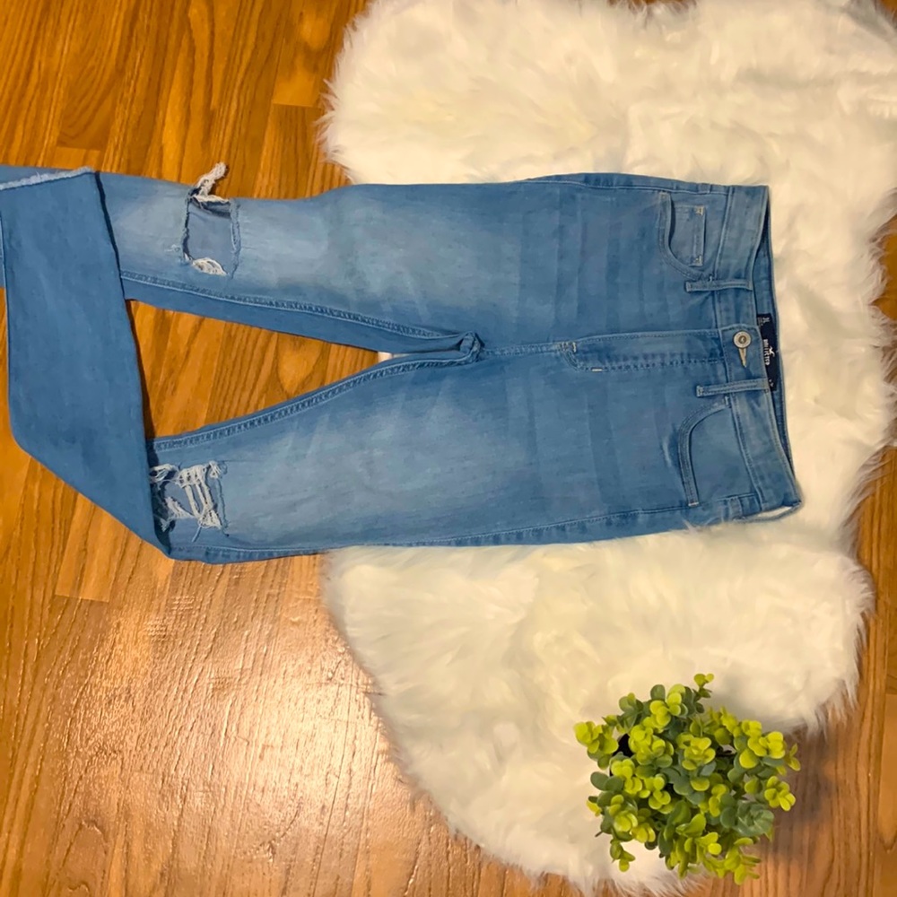 Hollister jeans size 3 long distressed knees